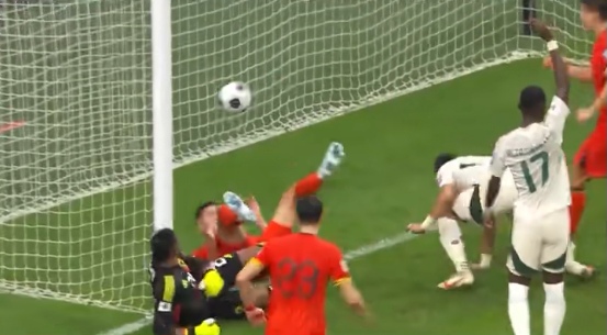 包含Ning重返赛场，出色防守首场状态出色，热火观众沸腾！的词条