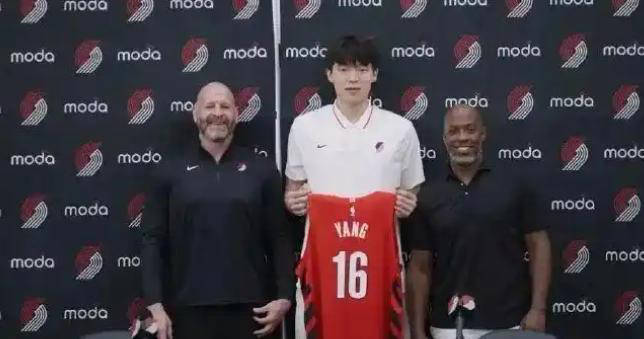  重返赛场引爆全场！，Doinb意外战胜巴黎圣日耳曼引发球迷热议